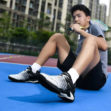 MOMENTUM MAX BADMINTON SHOES